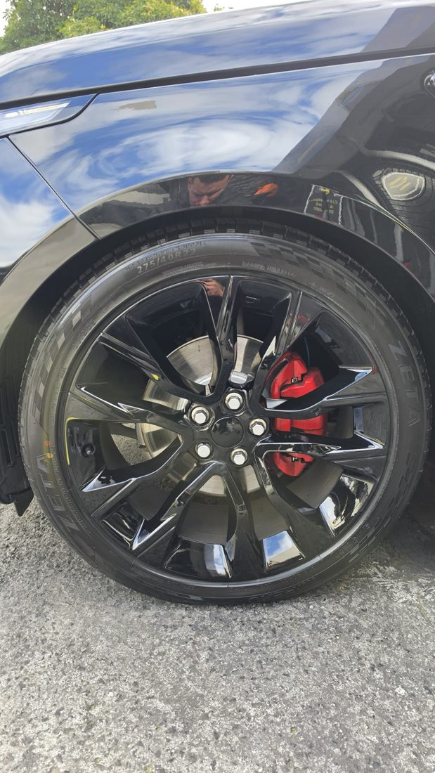 Alloy wheel restored to a factory finish