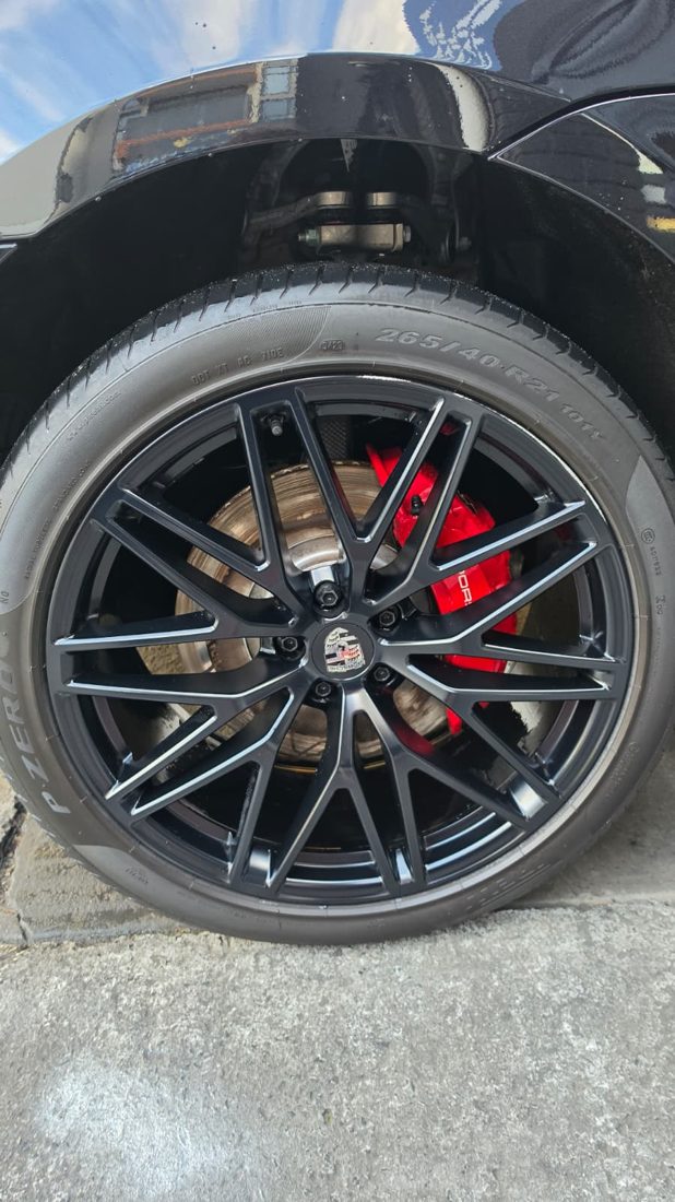 Damaged alloy wheel before repair
