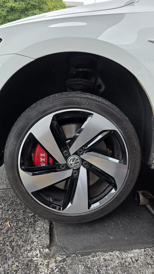Factory-finish alloy wheel restoration